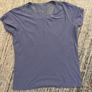 Lululemon size 6 short sleeve top